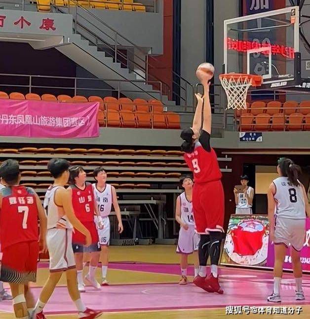 杜库雷可能赛季报销 冬窗优先考虑补强中场位置水晶宫主帅霍奇森出席新闻发布会表示，球队冬窗优先考虑补强的位置是中场。