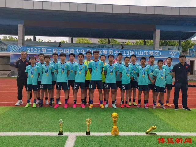 他和精力充沛且务实的克利斯·席佛尼许搭档。